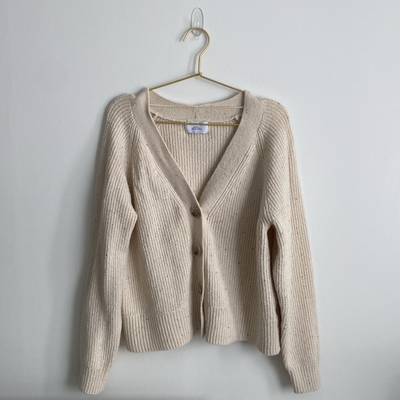 Old Navy Sweaters - Old Navy Cream Ribbed Button-Up Cardigan